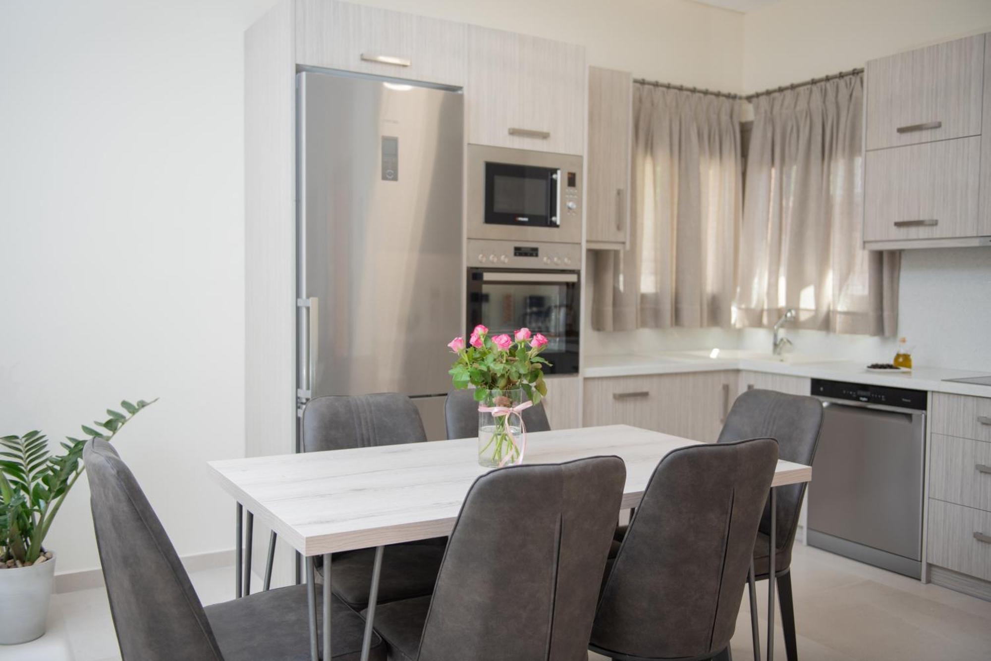 Silva Luxury House In Mires Hébergement de vacances
