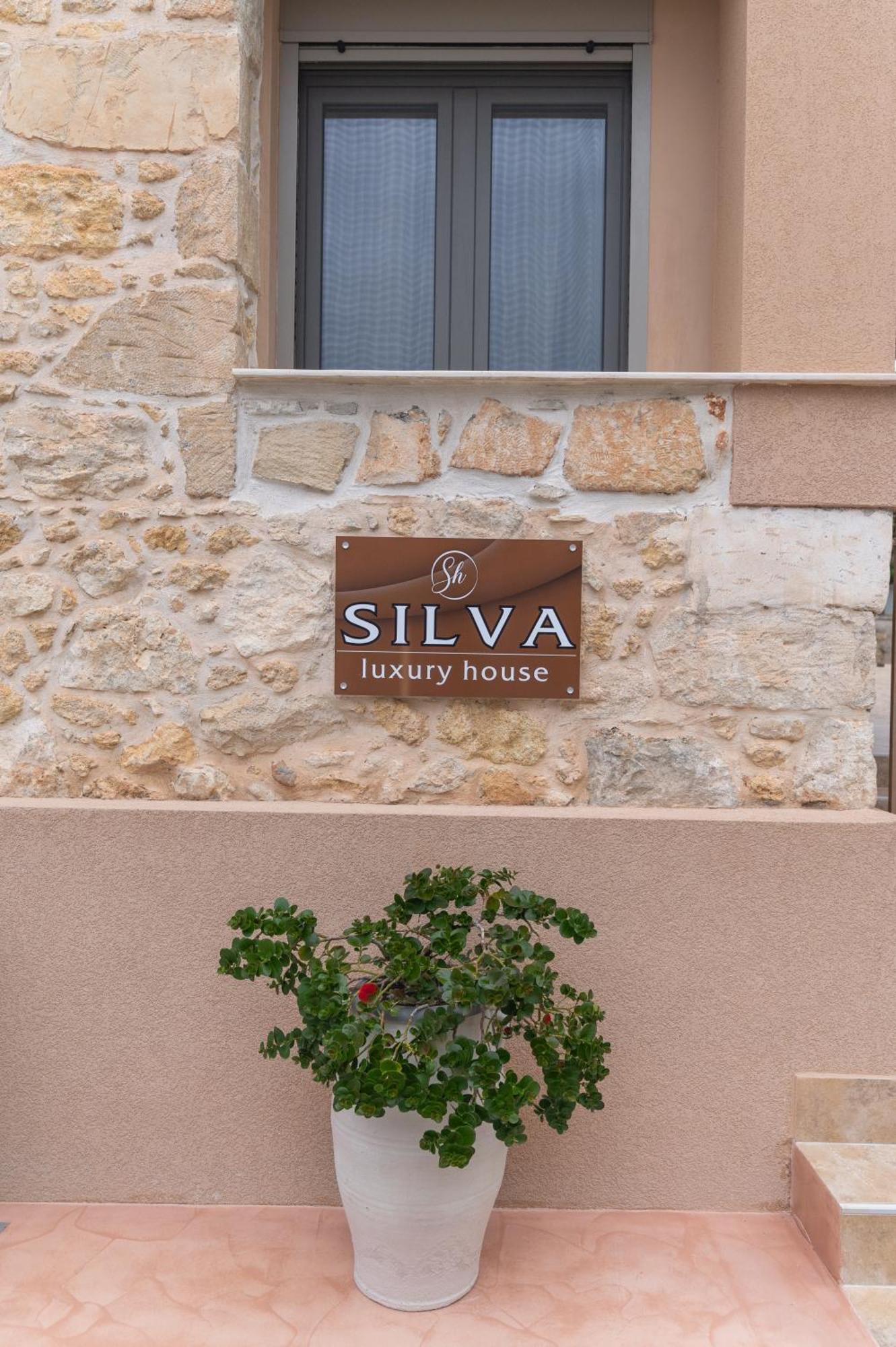 Silva Luxury House In Mires Hébergement de vacances *